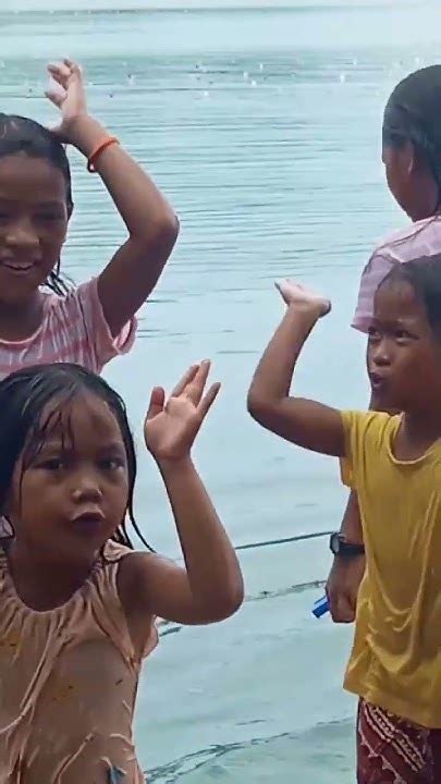 Pinay Cebuana Nabosohan Nag Finger Bago Maligo .